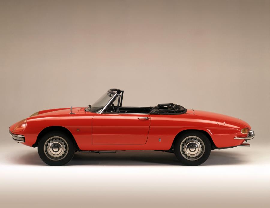  Alfa Romeo Spider 1600 Duetto (105) 1966 года  (фото 14 из 41)